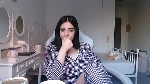 Snapshot of bellefleurrr chatting on March 27, 2026, 7:06 am bellefleurrr online show from March 27, 2026, 7:06 am