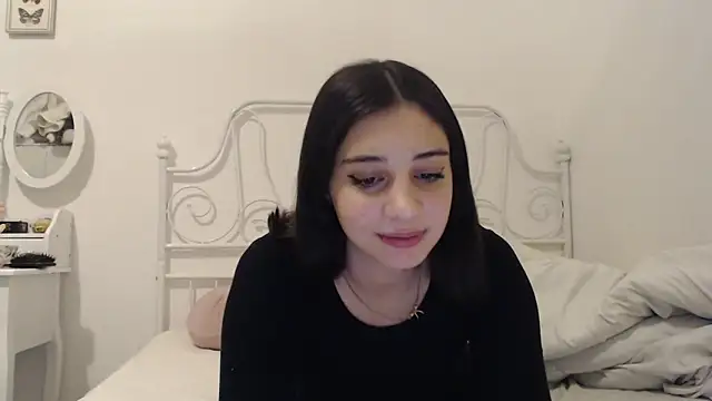 Snapshot of bellefleurrr chatting on April 5, 2026, 10:16 pm bellefleurrr online show from April 5, 2026, 10:16 pm