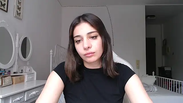 Snapshot of bellefleurrr chatting on June 8, 2026, 8:59 am bellefleurrr online show from June 8, 2026, 8:59 am