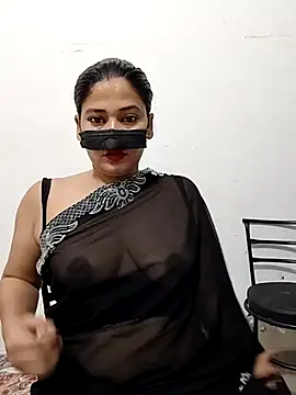 Snapshot of Heena-143 chatting on May 27, 2026, 7:05 am Heena-143 online show from May 27, 2026, 7:05 am