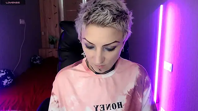 Sweet-n-Strong online show from November 19, 2025, 8:14 am