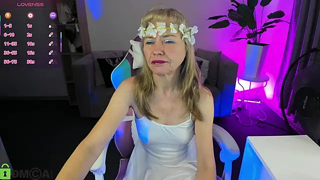 Carla Vogue online show from February 23, 2026, 11:00 am