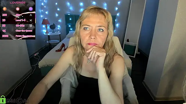 Carla Vogue online show from February 28, 2026, 1:00 pm