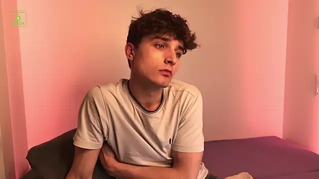 Snapshot of Richard_steele_hot chatting on May 27, 2026, 3:52 pm Richard steele hot online show from May 27, 2026, 3:52 pm