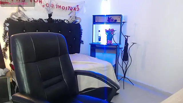 Snapshot of Thalia_honey chatting on October 30, 2025, 6:12 am Thalia honey online show from October 30, 2025, 6:12 am