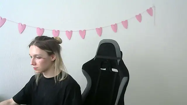 Snapshot of icebenz chatting on April 2, 2026, 12:12 pm icebenz online show from April 2, 2026, 12:12 pm