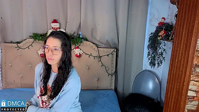 eva delight  online show from November 25, 2025, 11:10 am