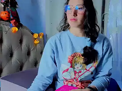 eva delight  online show from October 31, 2025, 11:18 am