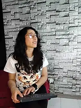 Snapshot of eva_delight_ chatting on May 28, 2026, 12:11 pm eva delight online show from May 28, 2026, 12:11 pm