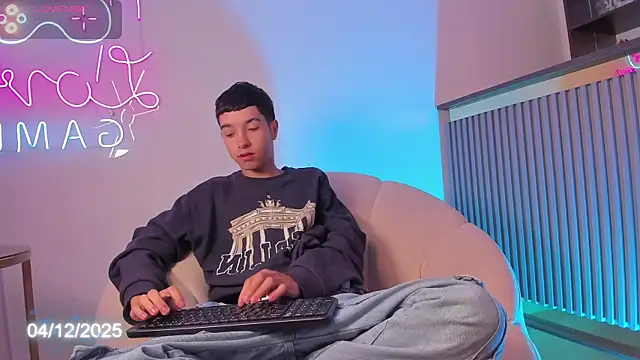 Dallen Grant online show from December 4, 2025, 12:37 pm