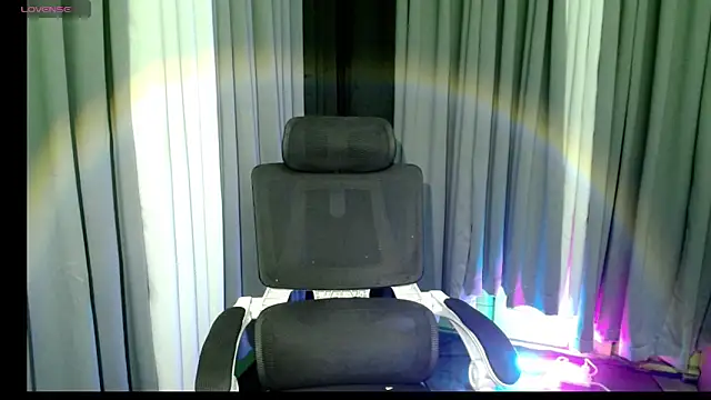 Snapshot of YourPrettyBella_TS chatting on February 4, 2026, 7:31 pm YourPrettyBella TS online show from February 4, 2026, 7:31 pm