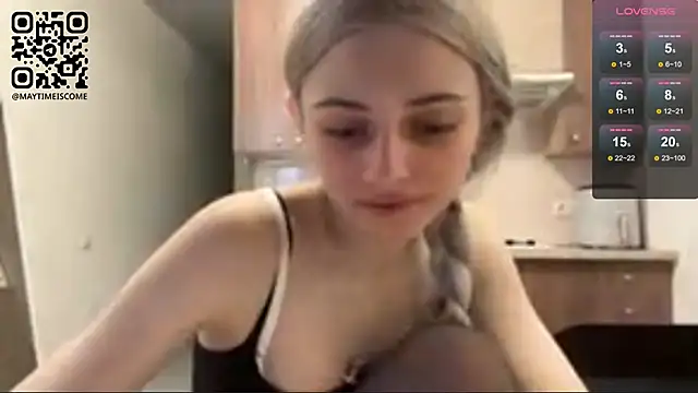 Snapshot of AidaGloshen chatting on May 25, 2026, 1:43 pm AidaGloshen online show from May 25, 2026, 1:43 pm