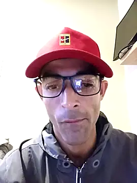 LeandroLima23Cm online show from November 10, 2025, 3:22 am