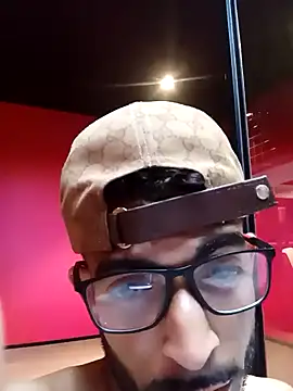 LeandroLima23Cm online show from November 7, 2025, 7:18 pm