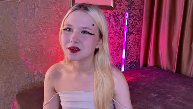 Snapshot of VivieSunn chatting on May 22, 2026, 3:10 pm VivieSunn online show from May 22, 2026, 3:10 pm