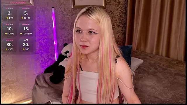 Snapshot of VivieSunn chatting on April 30, 2026, 8:57 pm VivieSunn online show from April 30, 2026, 8:57 pm