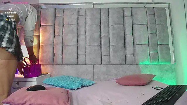 Soulmatesx online show from February 6, 2026, 8:27 pm