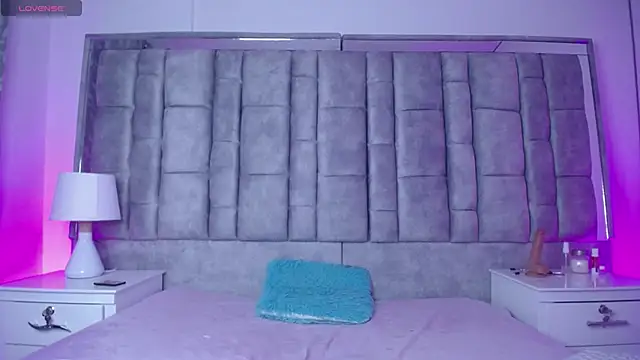 Soulmatesx online show from November 27, 2025, 8:20 pm