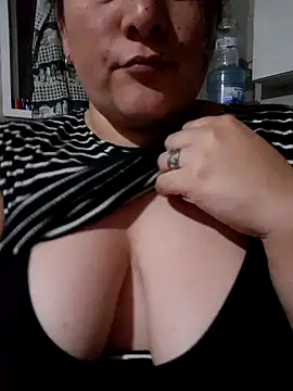 Clara Arg online show from November 23, 2025, 2:10 am