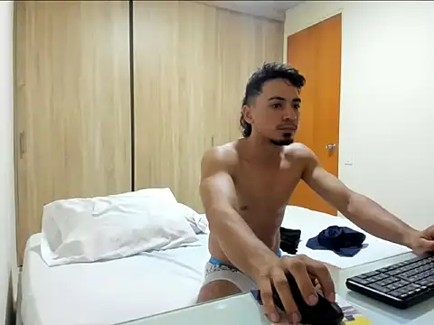 bbenboxer online show from November 18, 2025, 11:26 pm