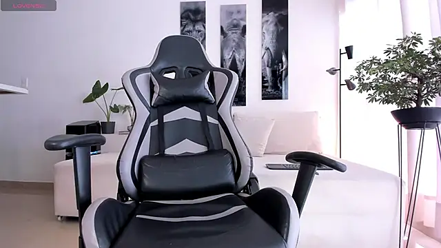 IamKael  online show from December 5, 2025, 5:00 pm