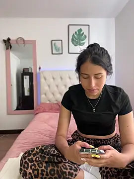 Snapshot of BIJOU_SECRET chatting on April 9, 2026, 6:58 pm BIJOU SECRET online show from April 9, 2026, 6:58 pm