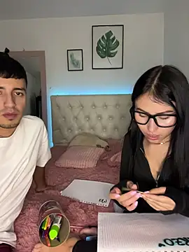 Snapshot of BIJOU_SECRET chatting on March 3, 2026, 4:08 am BIJOU SECRET online show from March 3, 2026, 4:08 am