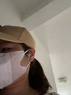 Zuzu-6 online show from May 20, 2026, 11:57 pm