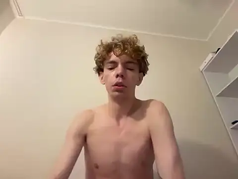 BrunoTwinkXXL online show from October 25, 2025, 8:09 pm