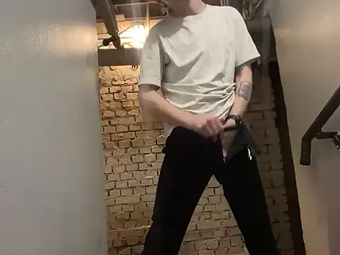 BrunoTwinkXXL online show from January 10, 2026, 11:55 pm