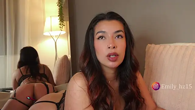 Missemily 11 online show from April 28, 2026, 9:46 am