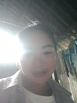 Snapshot of yeu-yeu chatting on October 26, 2025, 4:35 am yeu-yeu online show from October 26, 2025, 4:35 am