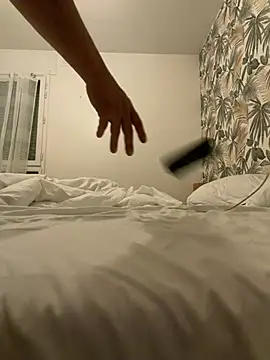 davi73d online show from February 17, 2026, 9:01 pm