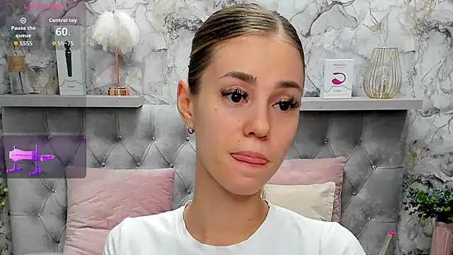 CandysSweet online show from November 18, 2025, 1:10 am