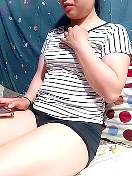 Phoena-a online show from April 13, 2026, 10:03 pm