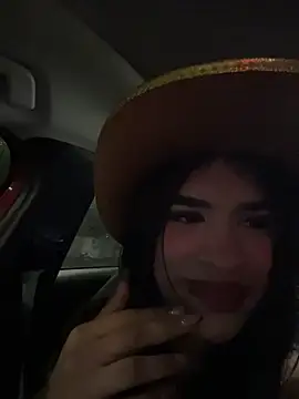 Tatishernandez online show from November 1, 2025, 2:51 am