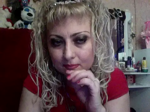 xHot Amazonq online show from October 29, 2025, 5:01 pm