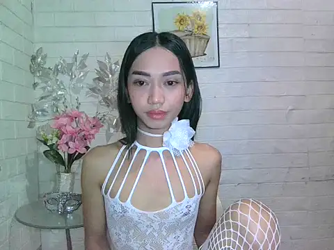 Queenpau online show from October 28, 2025, 12:37 pm