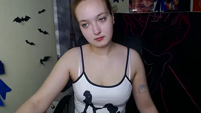 MissAriaa online show from April 25, 2026, 6:05 am
