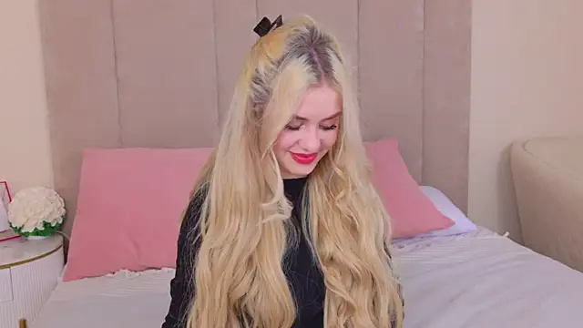 Snapshot of Rose_Masson chatting on March 22, 2026, 5:53 am Rose Masson online show from March 22, 2026, 5:53 am