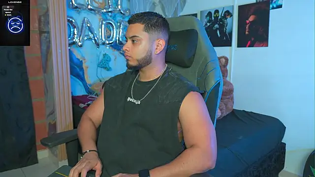 Snapshot of Tiler_wolker chatting on February 24, 2026, 12:11 am Tiler wolker online show from February 24, 2026, 12:11 am