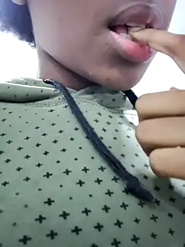 Snapshot of violeta_ruizz chatting on February 26, 2026, 3:39 am violeta ruizz online show from February 26, 2026, 3:39 am