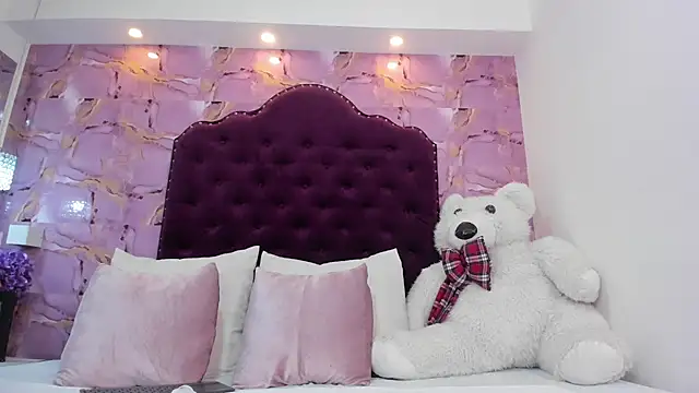 naomy sexy  online show from November 27, 2025, 11:43 am