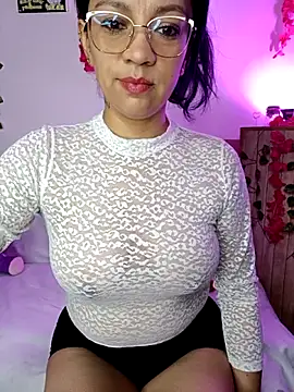 MiaLoren cg online show from November 6, 2025, 1:20 am