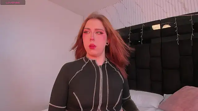 Snapshot of JanneBlossom_ chatting on February 18, 2026, 10:39 pm JanneBlossom online show from February 18, 2026, 10:39 pm