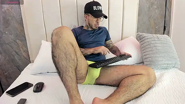 Snapshot of axel_tatto chatting on October 27, 2025, 7:26 pm axel tatto online show from October 27, 2025, 7:26 pm