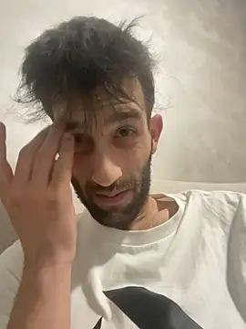 Snapshot of Dondeloquieras4 chatting on April 3, 2026, 1:45 am Dondeloquieras4 online show from April 3, 2026, 1:45 am