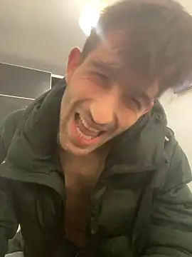 Snapshot of Dondeloquieras4 chatting on April 6, 2026, 2:29 pm Dondeloquieras4 online show from April 6, 2026, 2:29 pm