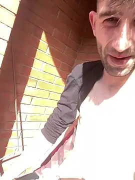 Snapshot of Dondeloquieras4 chatting on February 17, 2026, 12:35 pm Dondeloquieras4 online show from February 17, 2026, 12:35 pm