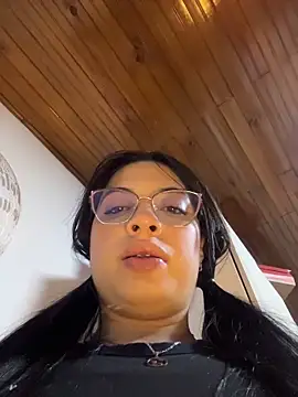 Snapshot of Im_Saraaaa chatting on February 10, 2026, 4:33 am Im Saraaaa online show from February 10, 2026, 4:33 am